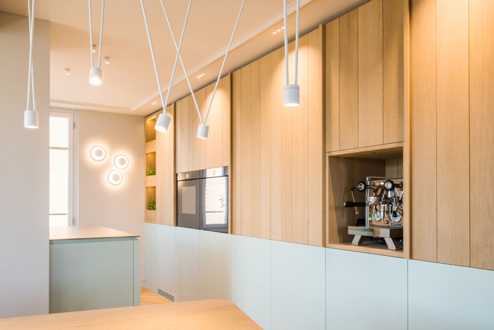 Domus Referenzprojekt Küchenfront zweifarbig